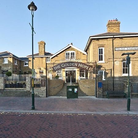 锡廷伯恩 The Golden Hope Wetherspoon酒店 外观 照片