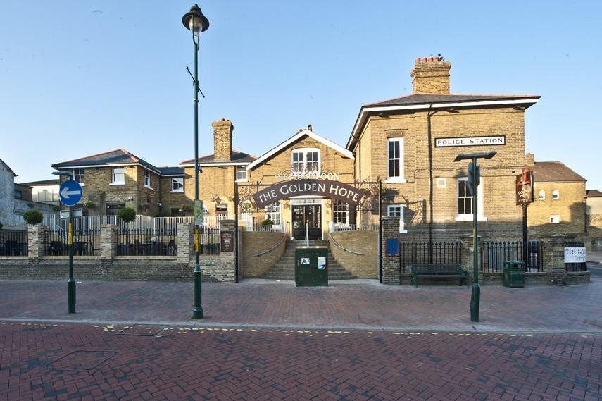 锡廷伯恩 The Golden Hope Wetherspoon酒店 外观 照片