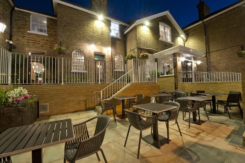 锡廷伯恩 The Golden Hope Wetherspoon酒店 外观 照片